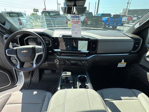 New 2026 Chevrolet Silverado 1500 LTZ w/ LTZ Premium Package AWD/4WD image 18