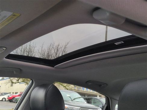 Used 2018 Hyundai Sonata Limited image 23