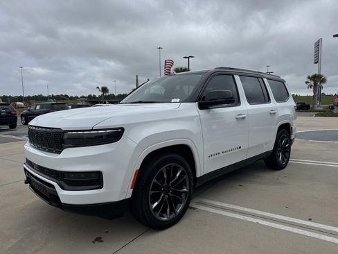 Used 2025 Jeep Grand Wagoneer Series III w/ Rear Seat Video Group 1 image 3