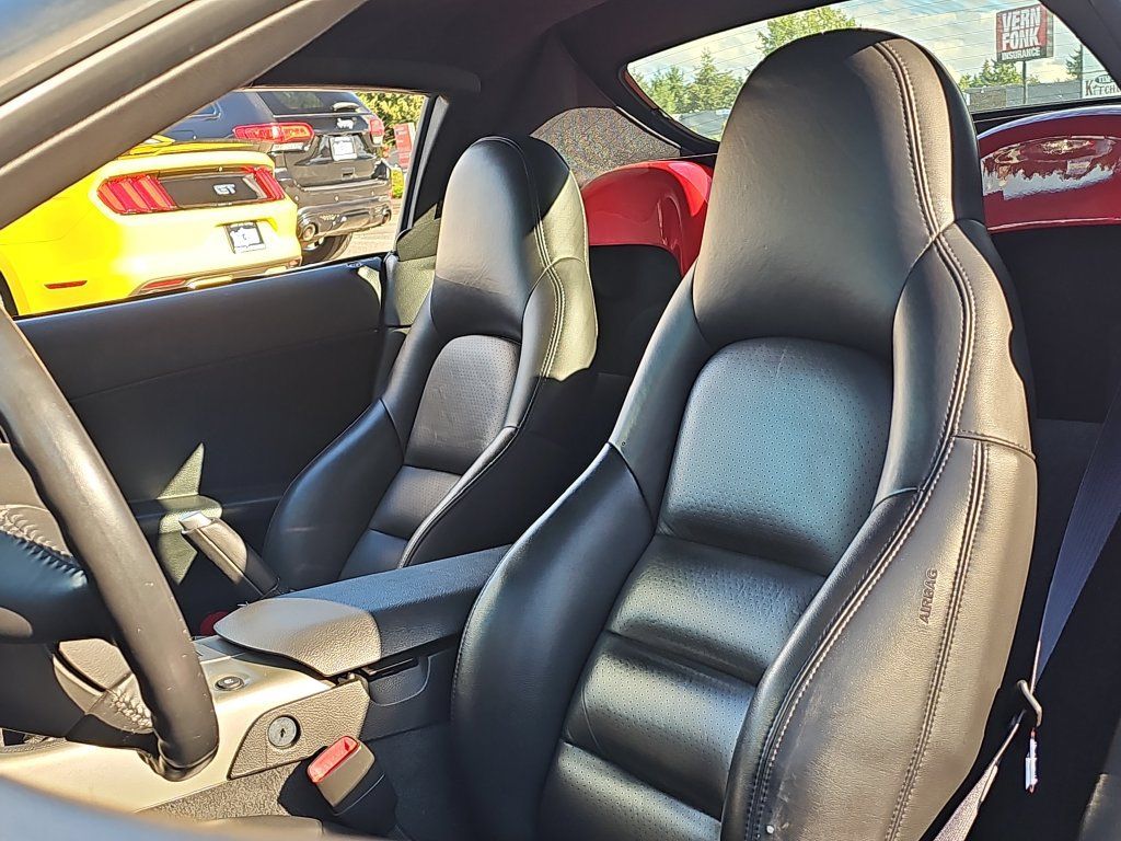 Used 2005 Chevrolet Corvette Convertible RWD image 22