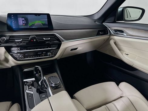 Used 2019 BMW 530i w/ Premium Package RWD image 24