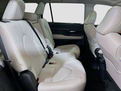 New 2026 Toyota Grand Highlander AWD Hybrid image 28