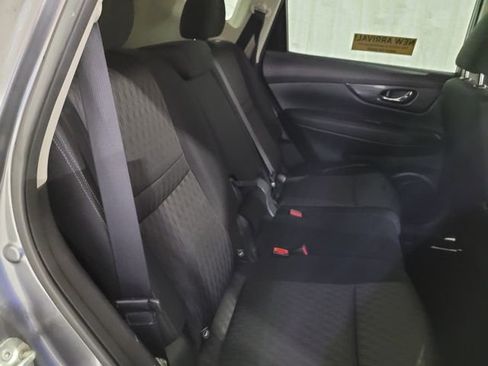 Used 2017 Nissan Rogue SV image 49