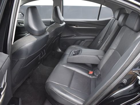 Used 2026 Toyota Camry XLE FWD image 12