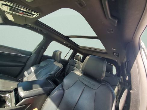 Used 2021 Jeep Grand Cherokee L Overland w/ Luxury Tech Group IV RWD image 17