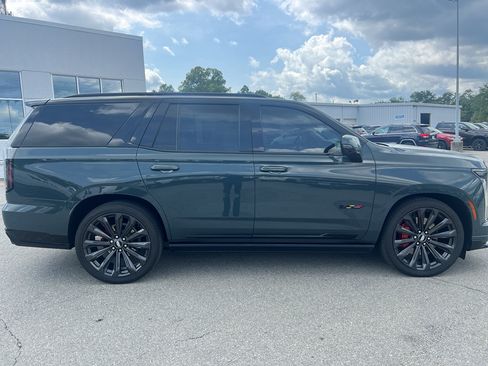 Used 2025 Cadillac Escalade V AWD/4WD image 4