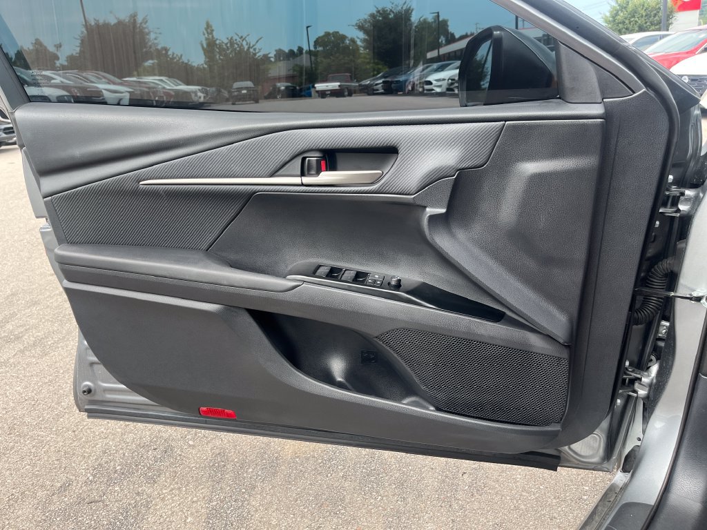 Used 2026 Toyota Camry SE FWD image 11