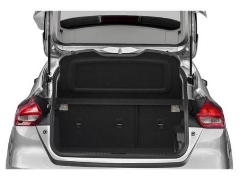 Used 2015 Ford Focus Titanium w/ Titanium Cold Weather Package FWD image 11