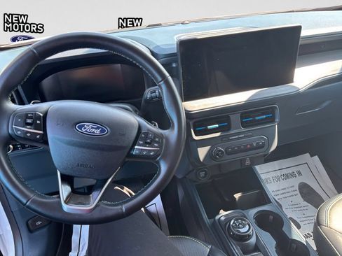 Used 2025 Ford Maverick Lobo AWD/4WD image 11