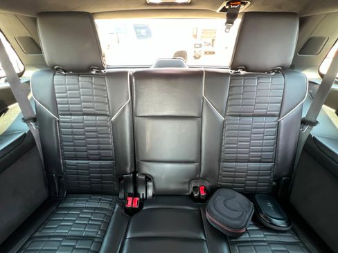 Used 2024 Cadillac Escalade Sport Platinum w/ LPO, ONYX Package AWD/4WD image 24