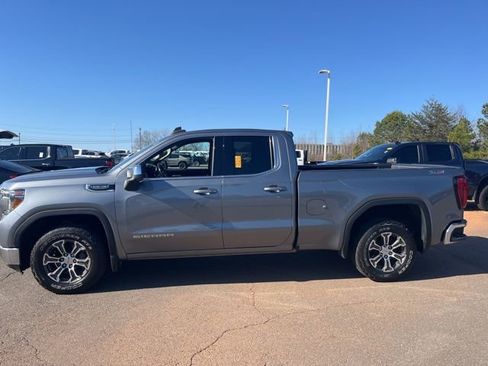 Used 2019 GMC Sierra 1500 SLE w/ SLE Value Package image 4