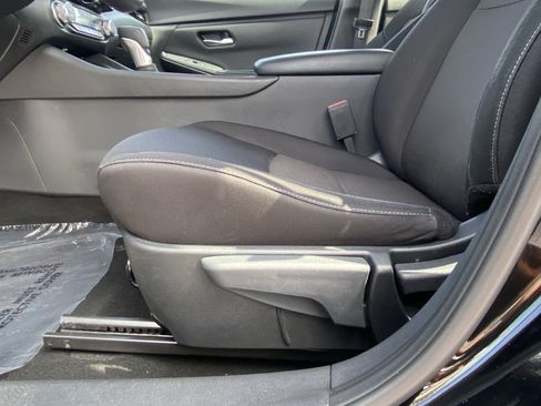 Used 2025 Nissan Sentra SV w/ All-Weather Package FWD image 15