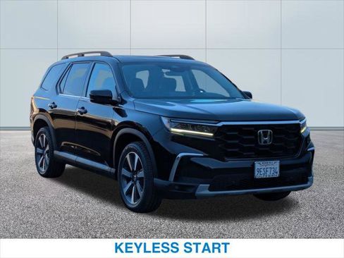 Used 2023 Honda Pilot Touring image 4