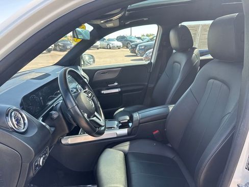 Used 2022 Mercedes-Benz GLB 250 4MATIC image 28