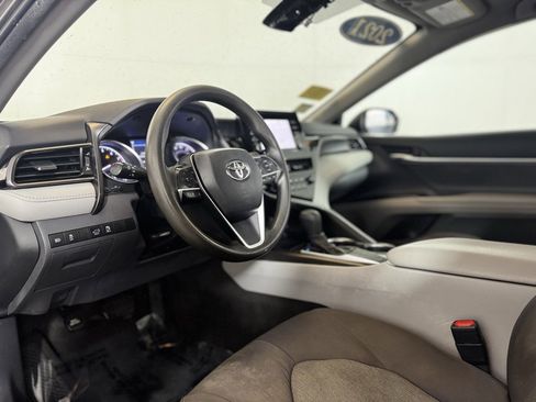 Used 2021 Toyota Camry LE image 12