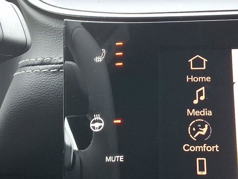 New 2026 Jeep Grand Cherokee Altitude image 17