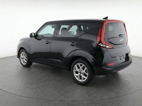 Used 2025 Kia Soul LX w/ LX Technology Package FWD image 6