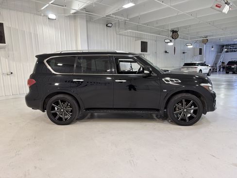 Used 2017 INFINITI QX80 2WD w/ Driver Assistance Package image 6