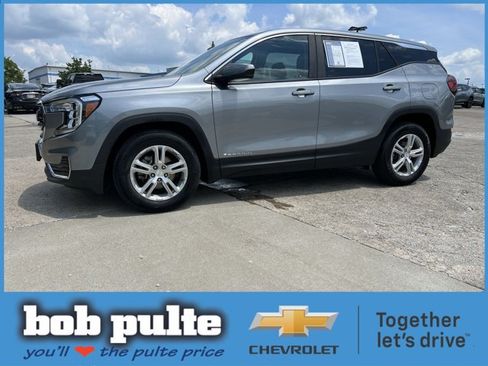 Used 2023 GMC Terrain SLE FWD image 1