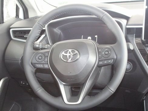 New 2026 Toyota Corolla Cross XLE image 27