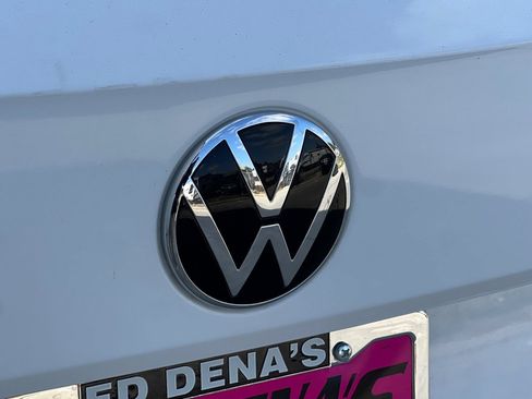 Used 2022 Volkswagen Taos SEL w/ Panoramic Sunroof Package AWD/4WD image 39