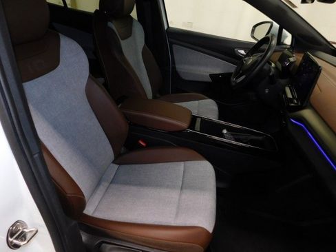 Used 2023 Volkswagen ID.4 Pro image 19