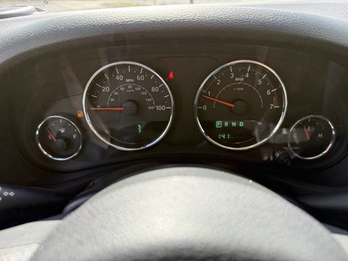 Used 2015 Jeep Wrangler Unlimited Sahara w/ Connectivity Group image 9