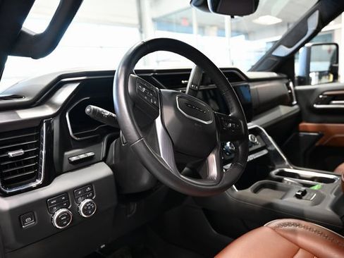 Used 2024 GMC Sierra 3500 Denali Ultimate image 29