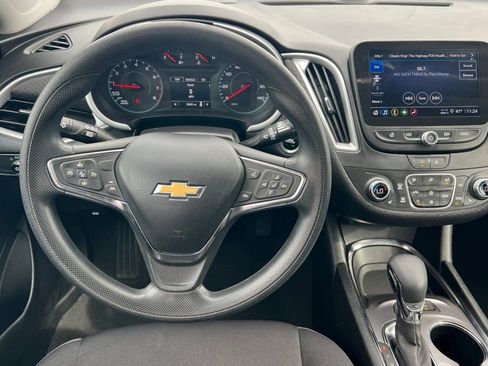 Used 2024 Chevrolet Malibu LT FWD image 11