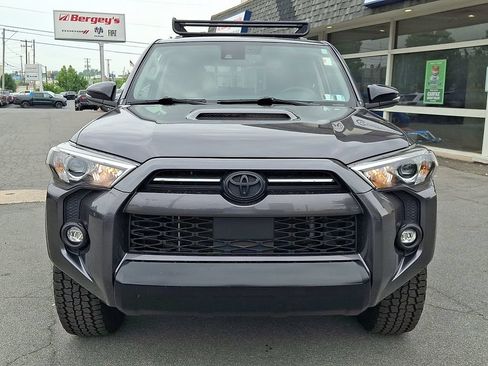 Used 2021 Toyota 4Runner Venture w/ Moonroof Package AWD/4WD image 2