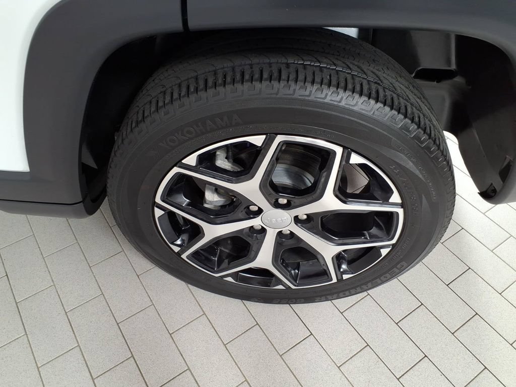 Used 2024 Jeep Compass Limited AWD/4WD image 8