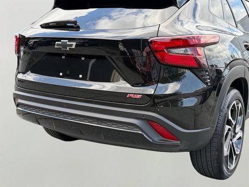 Used 2026 Chevrolet Trax RS w/ Sunroof Package FWD image 10