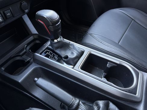 Used 2020 Toyota Tacoma SR5 image 22