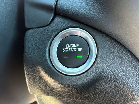 Used 2023 Chevrolet Equinox LT FWD image 26