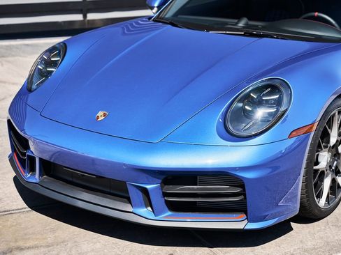 Used 2026 Porsche 911 Carrera T RWD image 9