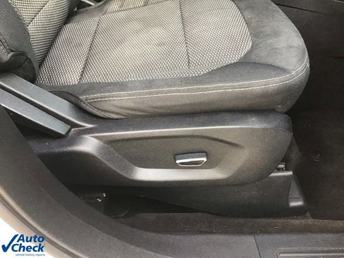 Used 2017 Ford Explorer XLT image 23