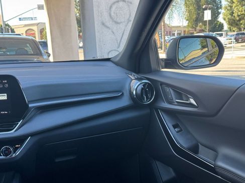 Used 2025 Chevrolet Equinox LT image 34