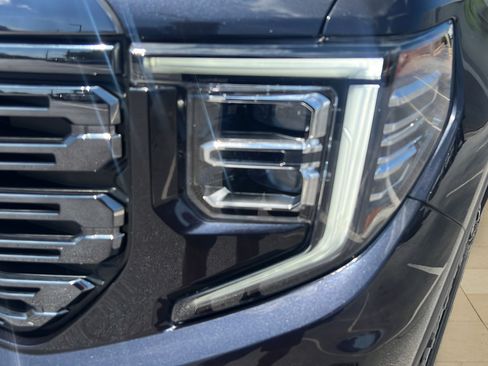 Used 2022 GMC Sierra 1500 Denali Ultimate AWD/4WD image 12