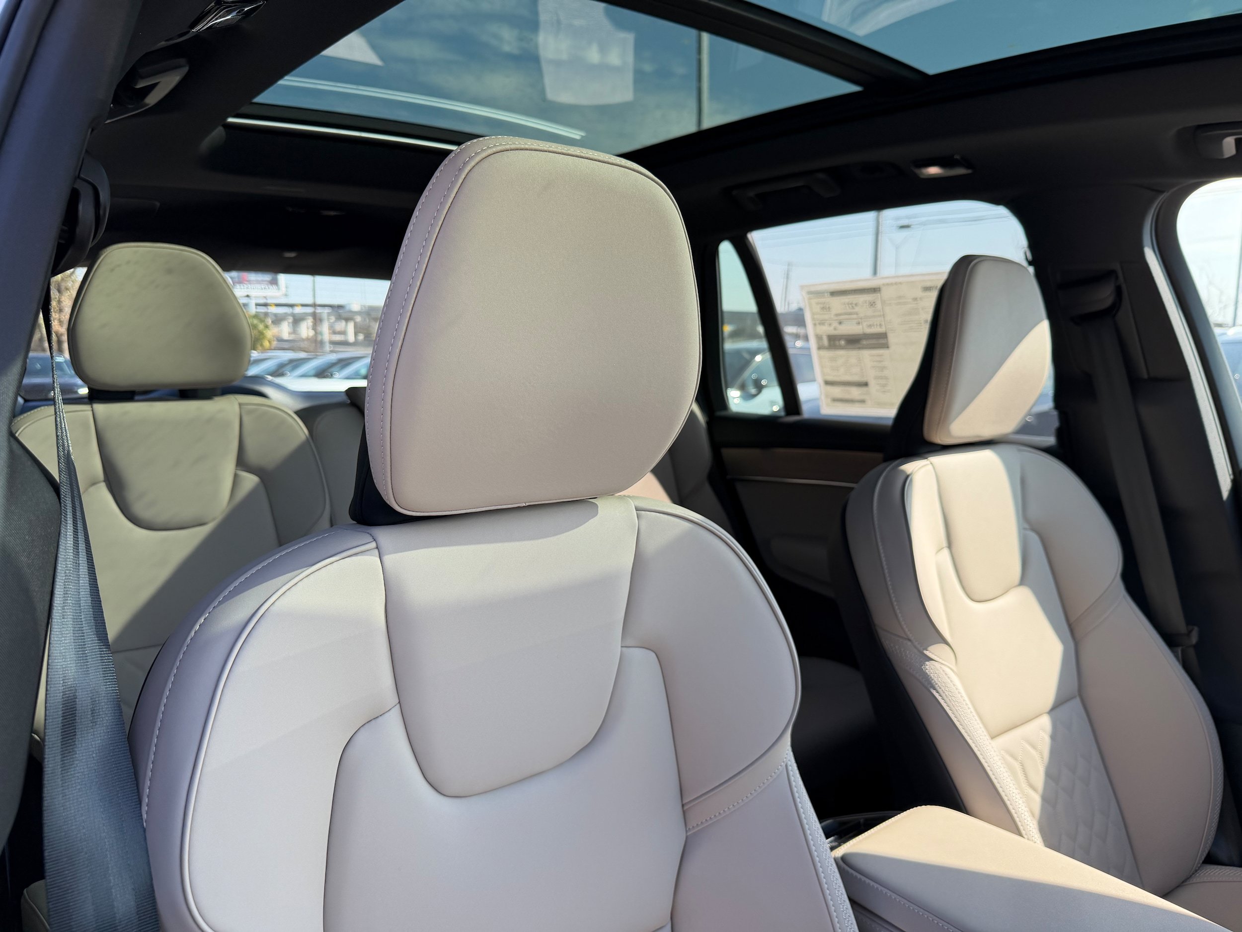 New 2026 Volvo XC90 T8 Plus w/ Protection Package Premier AWD/4WD image 9