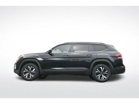 Used 2025 Volkswagen Atlas SE image 33