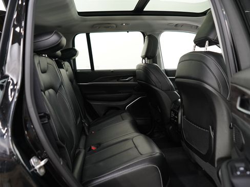 Used 2023 Jeep Grand Cherokee 4WD 4xe w/ Luxury Tech Group II image 12