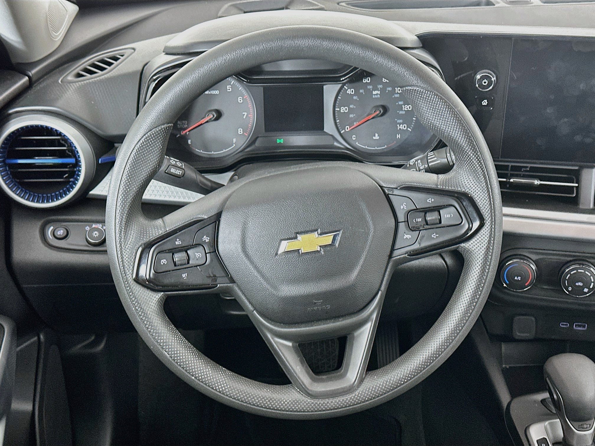 Used 2025 Chevrolet Trax LS FWD image 18
