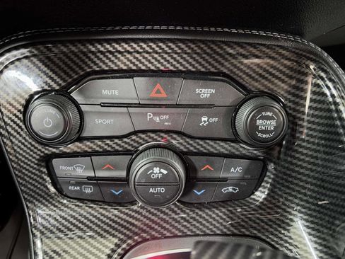 Used 2022 Dodge Challenger GT image 29