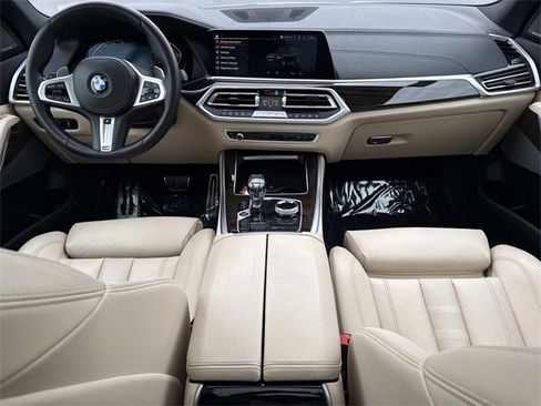 Used 2021 BMW X5 xDrive40i w/ M Sport Package image 17