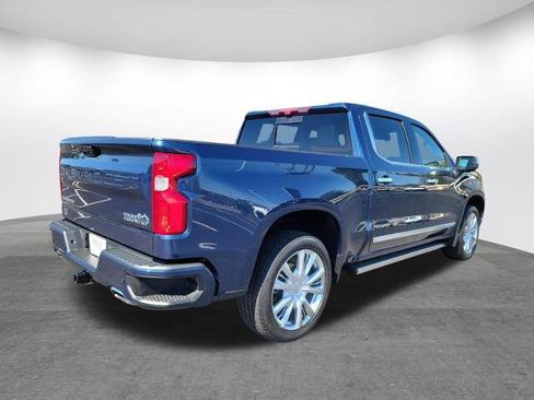 Used 2023 Chevrolet Silverado 1500 High Country w/ Technology Package AWD/4WD image 6