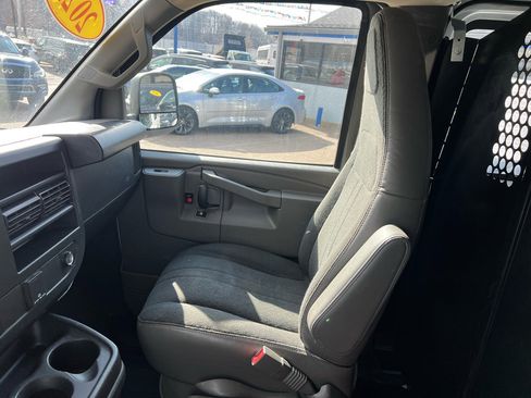 Used 2022 Chevrolet Express 2500 w/ Driver Convenience Package image 11