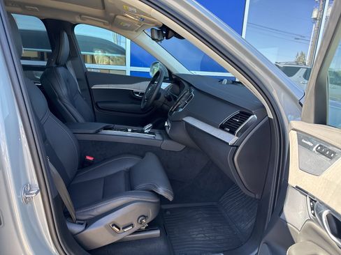 Certified 2025 Volvo XC90 B6 Ultra w/ Protection Package Premier image 13