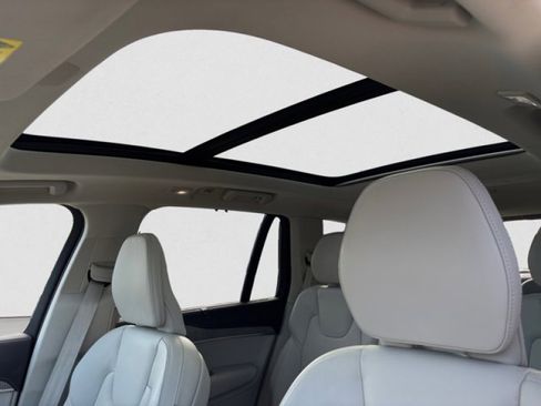 Used 2023 Volvo XC90 B6 Ultimate w/ Protection Package image 12