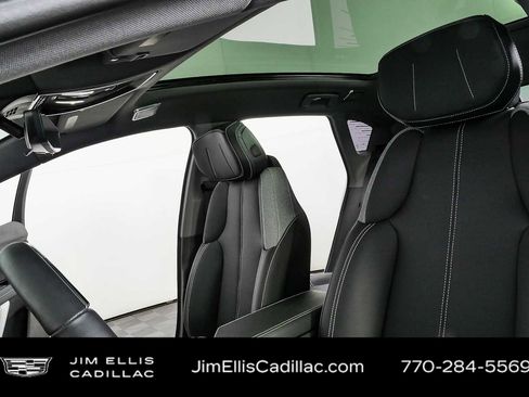 Used 2025 Cadillac Optiq Luxury 1 AWD/4WD image 5