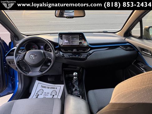 Used 2019 Toyota C-HR XLE image 13